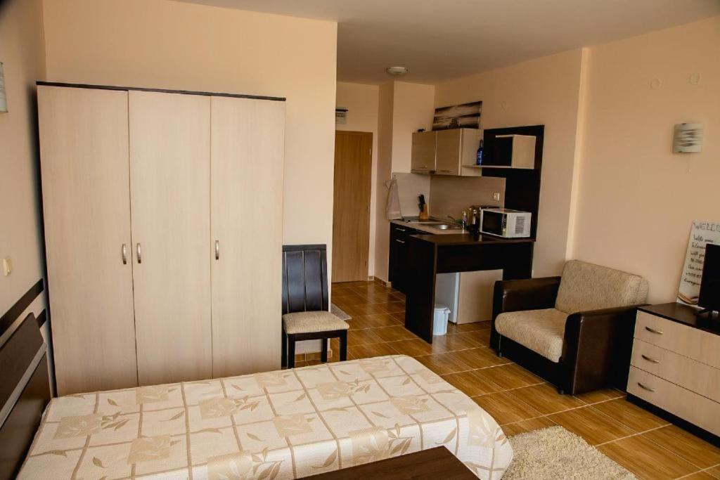 Bright Studio With Parking & Pool Szveti Vlasz Kültér fotó